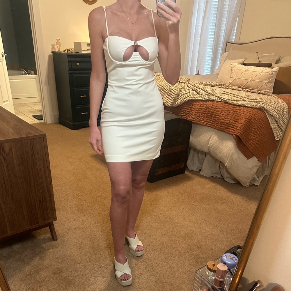 Chic White Cut-Out Mini Dress
